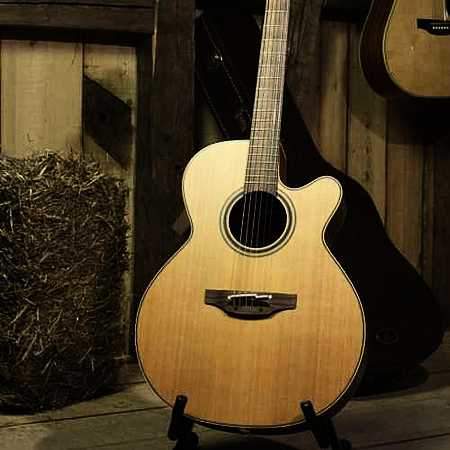 Takamine P3NC Westerngitarre