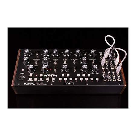 Moog Mother 32 halb Modular