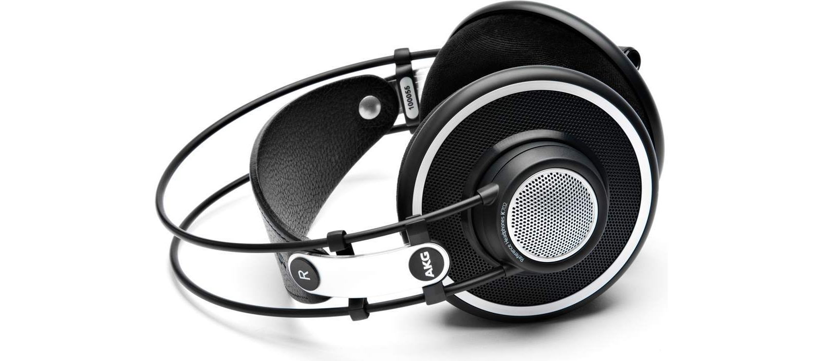 AKG K-702