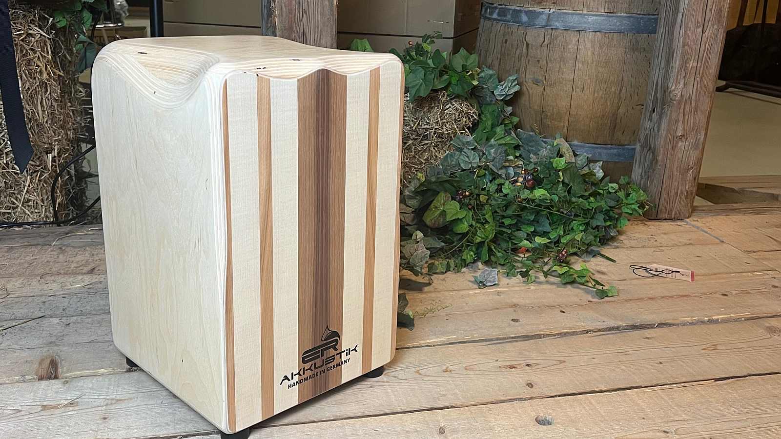 ERakkustik Cajon Typ 3 custom Stribes