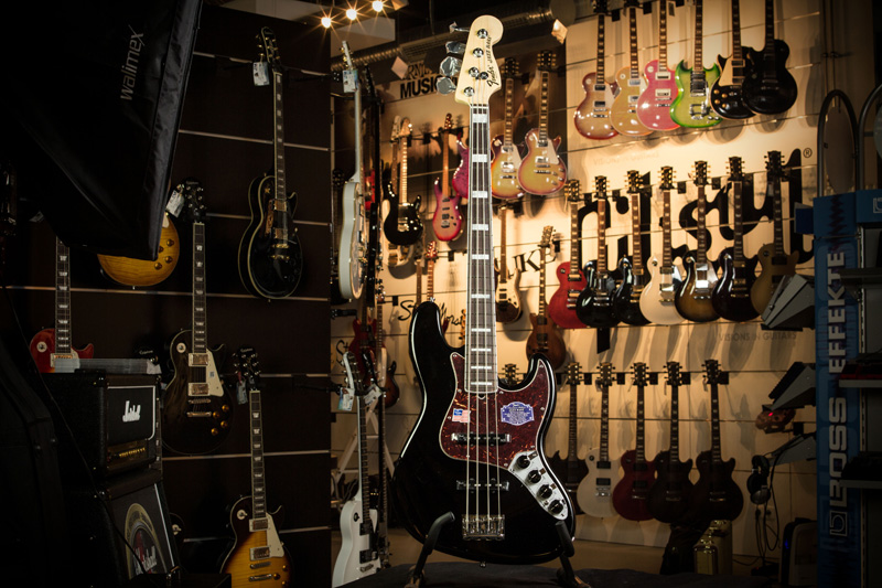 Fender FSR American Deluxe Jazz Bass RW BK