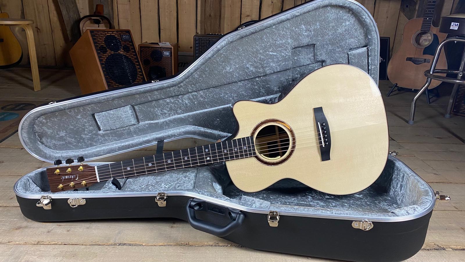 Lakewood M-32 CP Grand Concert Deluxe Serie