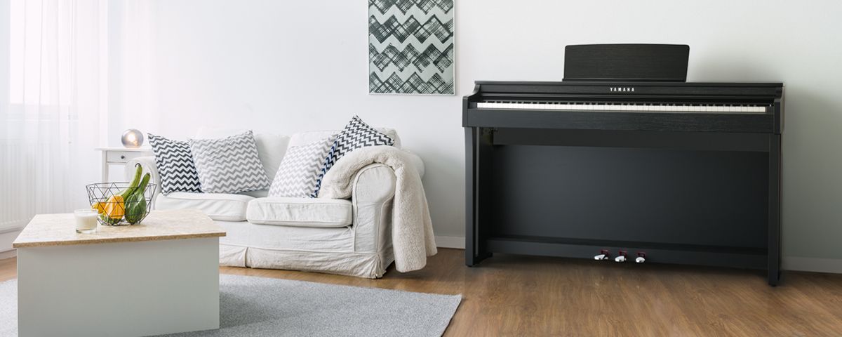 Yamaha CLP-625 B Clavinova black