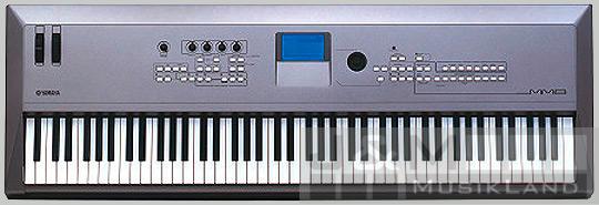 Yamaha MM8 Synthesizer