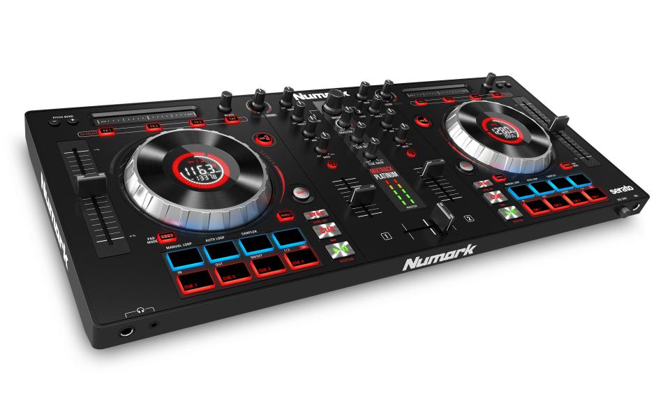 Numark Mixtrack Platinum Controller mit Audio Interface  